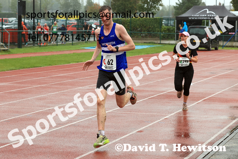 Senior Mens 6 Stage 2025 Northern Athletics Autumn Road Relays, Leigh, Lancashire. Photo: David T. Hewitson/Sports for All Pics